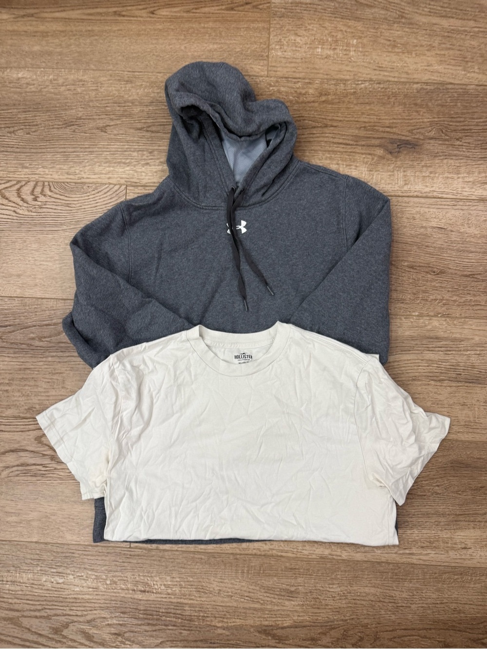 Under Armour Men’s Charcoal Gray Hooded Sweatshirt